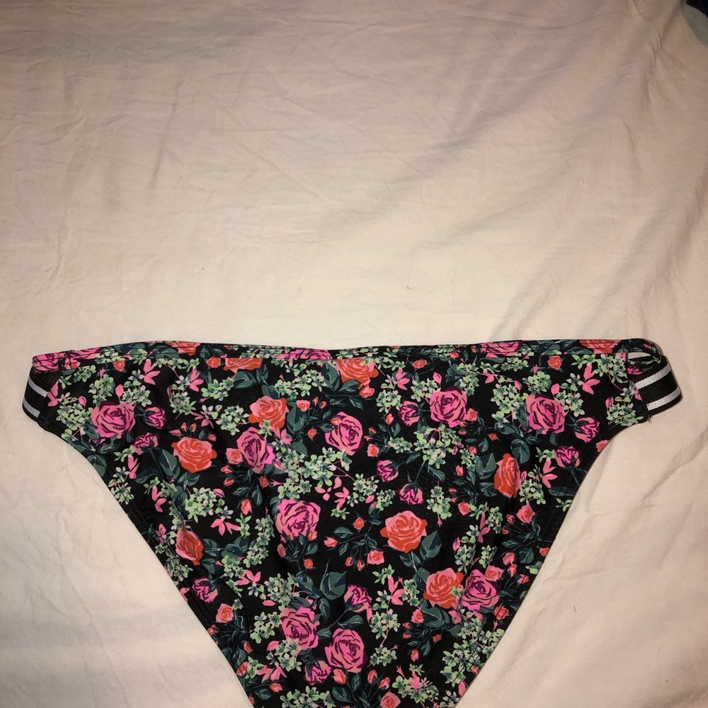Bikini bottoms